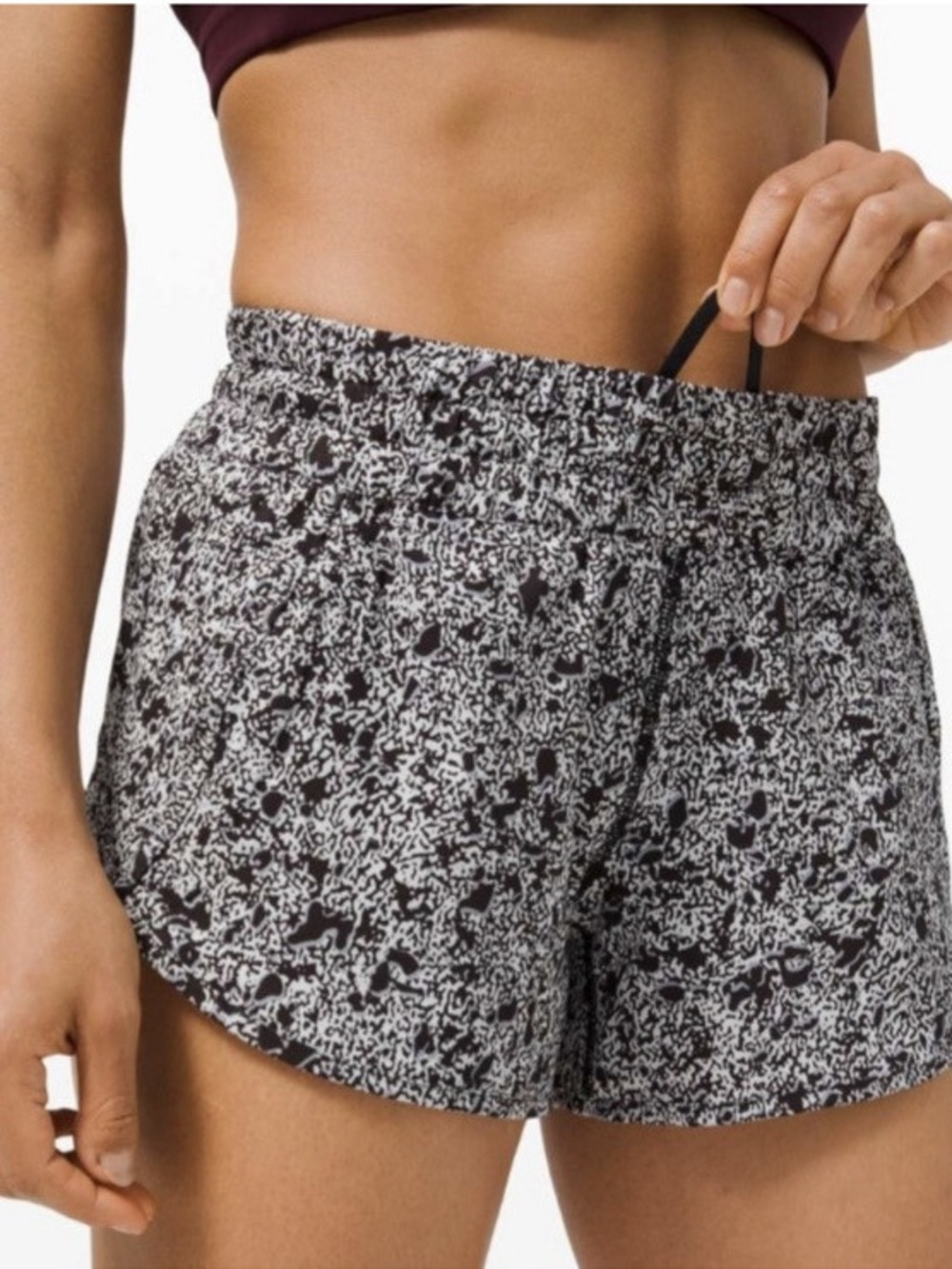 Lululemon Track That Short 5" Size 6